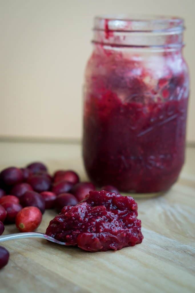 healthy-cranberry-sauce-vertical