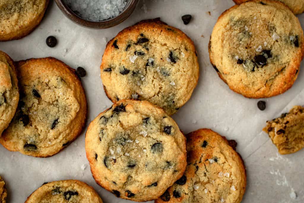 The BEST Keto Chocolate Chip Cookies (Soft And Chewy)- KetoConnect