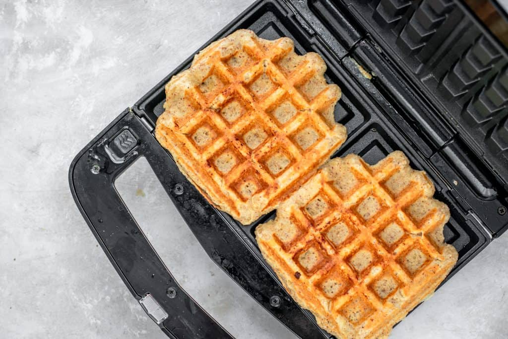 https://www.ketoconnect.net/wp-content/uploads/2021/01/waffles-completely-cooked-on-waffle-iron.jpg