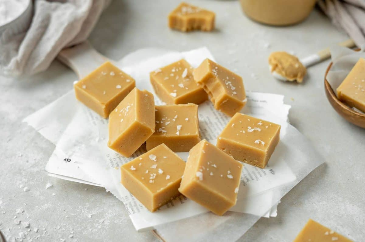 Keto Peanut Butter Fudge | 5 Minute Microwave Recipe - KetoConnect