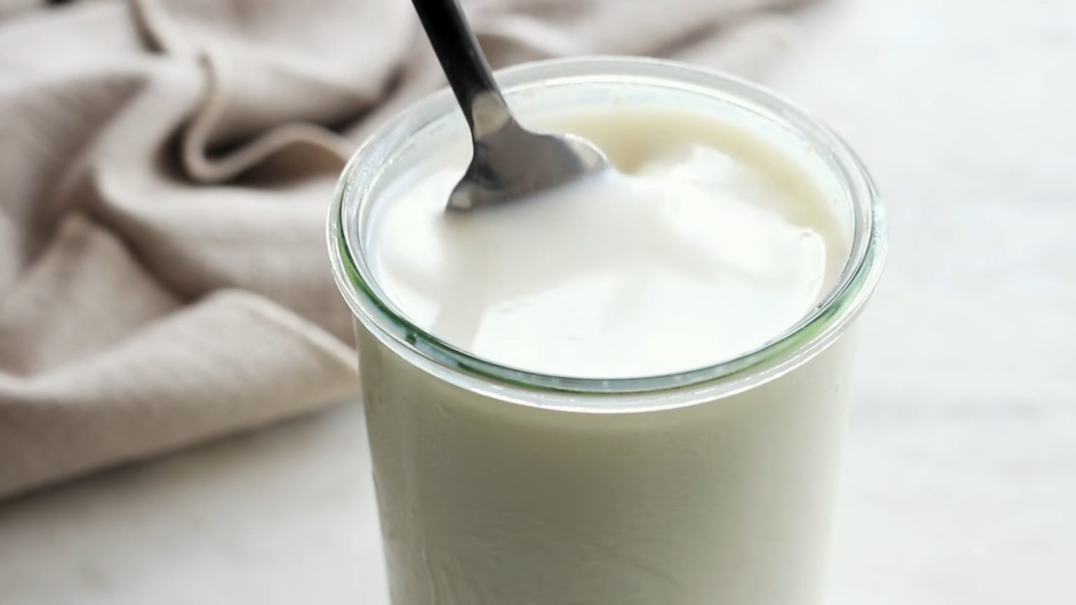 Is Buttermilk Keto? General Info, Recipes & Top Substitutes